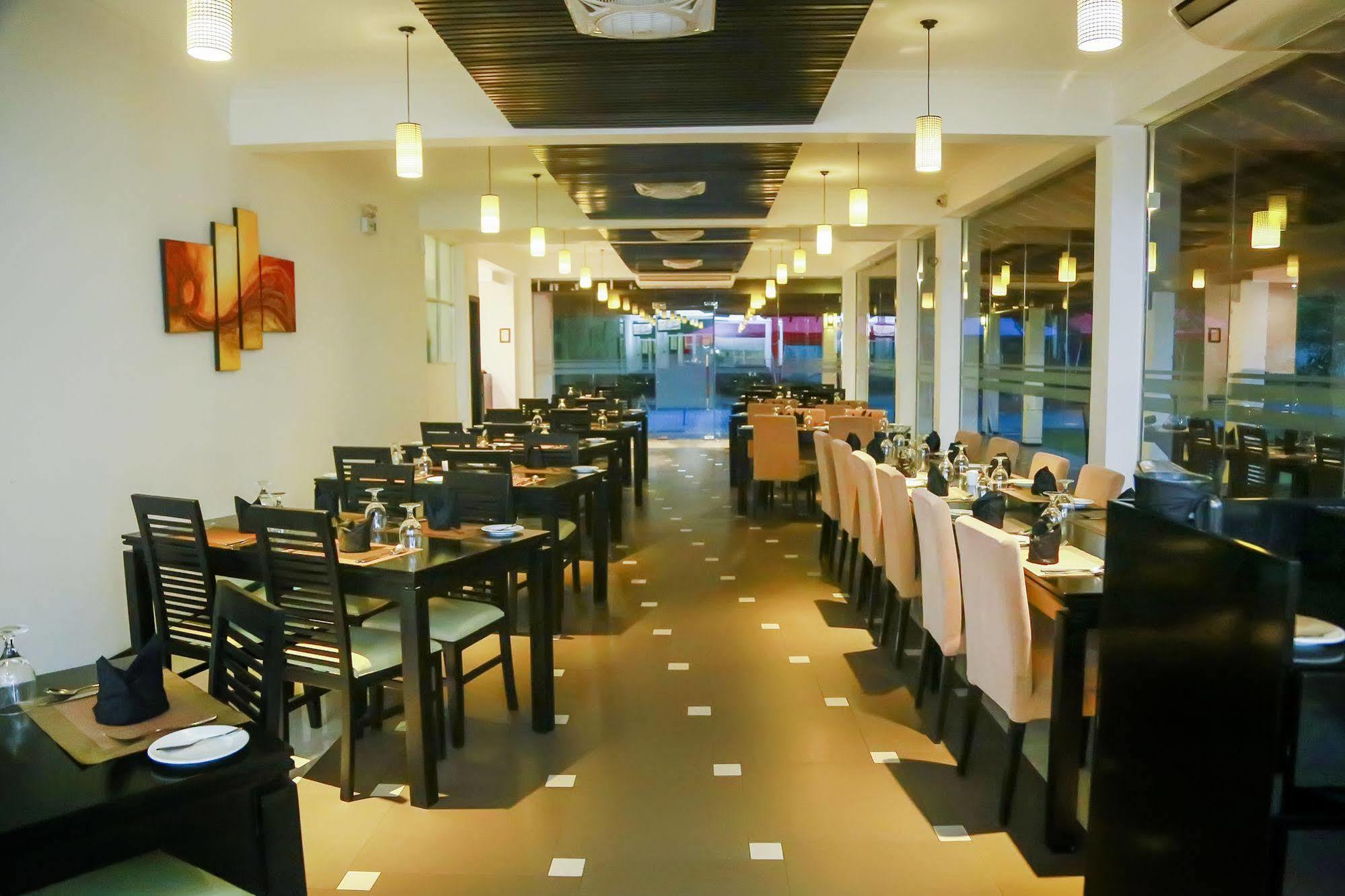 The Covanro Airport Hotel - Katunayake Gampaha Eksteriør bilde